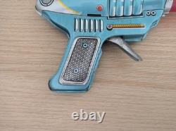 Vintage Rare Old Space Gun Tin Toy Astronaut Cosmonaut Alien Rocket Pistol Japan