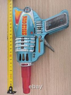 Vintage Rare Old Space Gun Tin Toy Astronaut Cosmonaut Alien Rocket Pistol Japan