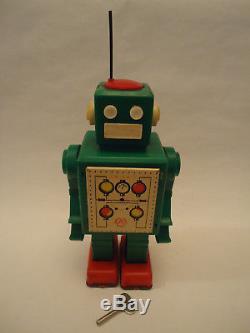 Vintage Russian USSR Space Rare Green Robot Wind Up Mechanical Toy 60s + Key