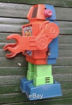 Vintage SPACE ROBOT Argentina PUKY 1969 wind up ULTRA RARE Toy Clockwork