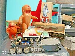 Vintage Space Car Toy Futuristic Concept Friction Powered Model Ruber Tires