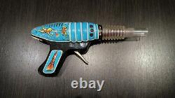 Vintage Space Gun Toy Astronaut Cosmonaut Alien Rocket Pistol Lemezaru Muvek