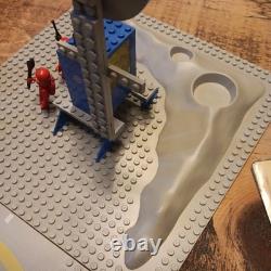Vintage Space LEGO 928 Galaxy Explorer set 100% complete with instructions