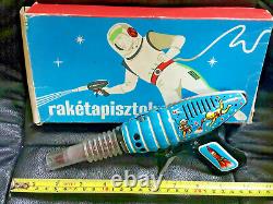 Vintage Space Laser Electronic Gun Toy Astronaut Alien Blaster Flashing Barrel