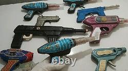 Vintage Space Laser Electronic Gun Toy Astronaut Alien Blaster Flashing Barrel