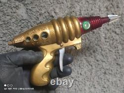 Vintage Space Laser Electronic Gun Toy Astronaut Alien Blaster Flashing Barrel