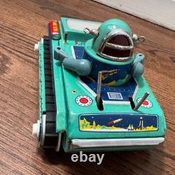 Vintage Space Tank ME 091 Gyro Action Tin Litho Robot Sci Fi Beijing Toy 9.5 in