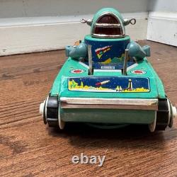 Vintage Space Tank ME 091 Gyro Action Tin Litho Robot Sci Fi Beijing Toy 9.5 in