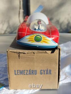Vintage Space Toy Intercosmos Holdauto Utopian Model Lemezarugyar Batt. Oper. Box