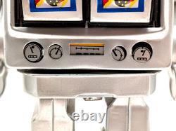 Vintage Space Walk Man ME 100 Tin Robot Battery Operated China withBox