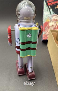 Vintage Style Space Commando Tin Toy Robot MS 404 Wind Up Walking Spaceman Box