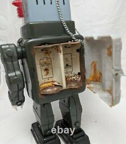 Vintage TELEVISION SPACEMAN Alps Battery Operated Tin Space Robot Toy WORKS