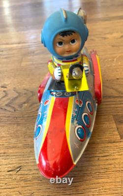Vintage Tin vintage space toy car 1960s RARE, battery operated works