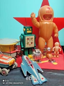 Vintage Toy Robot Space Program Soviet Era Cccp Ussr Wind Up + Key Rare Colours