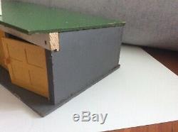 Vintage Tri-ang Toys Lock Ups And Garage Space Timber Plastic Spot On Diecast