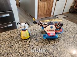 Vintage WORKING 1968 Marx Moon Creature Tin Wind Up Toy #942 and Helicopter