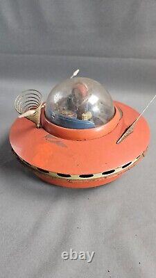 Vintage Yoshiya Flying Saucer With Space Pilot Tin Litho Toy Tested Working