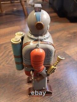 Vintage rare wind-up Nomura Space Commando astronaut tin robot Japan 1956