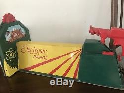 Vintage space-age atomic shooting game Ray Gun Battery Operated