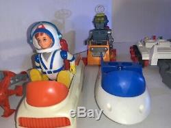 Vintage1969 Eldon Billy Blastoff Space Set, Lunar Crawler & Robbie Robot used
