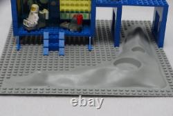 Vntg 1979 Lego Set 493 Space Command Center with Moon Crater Plate Version 3 Figs