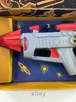 Vtg 1950's Remco Electronic Space Gun atomic toy with Original Box ray outerspace
