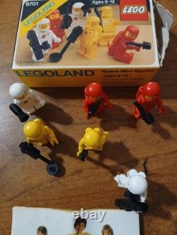 Vtg Lego Classic Space Mini Figures Set #6701 1983 COMPLETE SET
