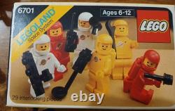 Vtg Lego Classic Space Mini Figures Set #6701 1983 COMPLETE SET