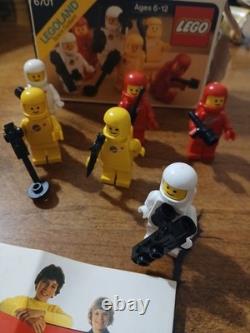 Vtg Lego Classic Space Mini Figures Set #6701 1983 COMPLETE SET
