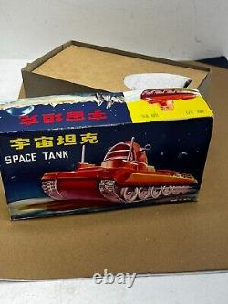 WORKS SEE BATTERY OPERATED SPACE TANK SPACE TOY TIN LITHO IN ORIGINAL BOX 1960s