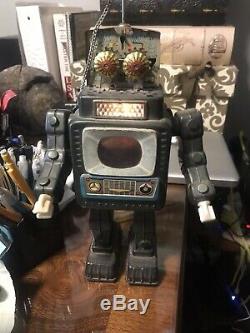 WORKS! Vintage ALPS JAPAN TELEVISION SPACE MAN TIN TV ROBOT